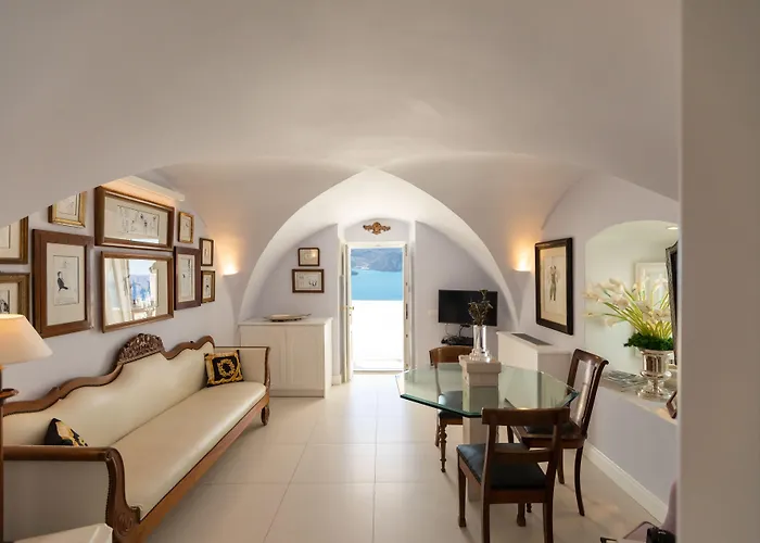 The Tsitouras Collection Фиростефани